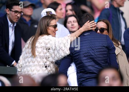 Jelena Djokovic dopo aver visto il marito Novak Djokovic battere Jordan Thompson il terzo giorno dei campionati di Wimbledon 2023 all'All England Lawn Tennis and Croquet Club di Wimbledon. Data foto: Mercoledì 5 luglio 2023. Foto Stock