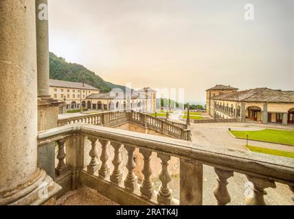 La piazza inferiore del Santuario di Oropa, biella, Piemonte, Italia Foto Stock