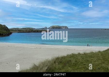 Bostadh Beach con Flodaigh in vista, Bosta, Bernera, Great Bernera, Lewis, Ebridi, Ebridi esterne, Isole occidentali, Scozia, Regno Unito Foto Stock