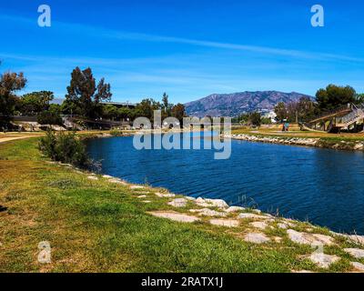 Il Castello di Sohail e il Ponte di Arnada nel Parque Fluvial a Fuengirola in Spagna Foto Stock