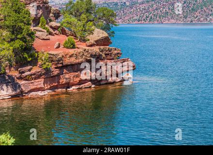 Flaming Gorge National Recreation area lungo il confine tra Wyoming e Utah sul Green River. Foto Stock