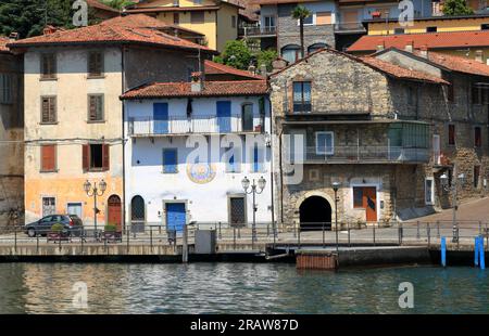 Lago d'Iseo, città di Riva di Solto. Lago d'Iseo, Iseosee, Italia Foto Stock