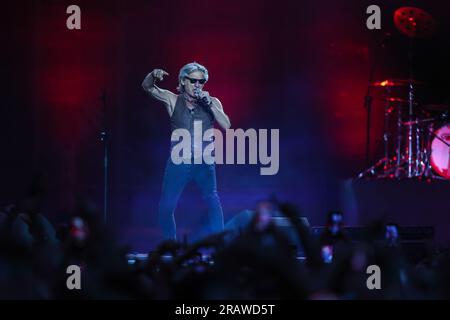 Milano, Italia. 5 luglio 2023. Luciano Ligabue si esibisce dal vivo sul palco durante LO STADI 2023 allo STADI San Siro il 5 luglio 2023 a Milano, Italia Credit: Live Media Publishing Group/Alamy Live News Foto Stock