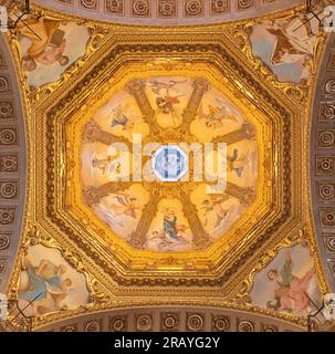 GENOVA, ITALIA - 5 MARZO 2023: La cupola della chiesa Basilica di Santa Maria delle Vigne di Giuseppe Paganelli e Santo Tagliafichi dal 18. cent. Foto Stock