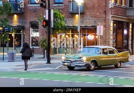 Canada Culture and Vacation, Holiday Images, come nella british columbia non camminate, sicurezza stradale, auto d'epoca, americana, rischi per i telefoni cellulari Foto Stock