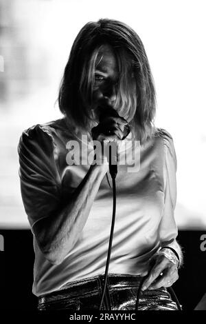 Roma, Italia. 6 luglio 2023. Kim Gordon live al Roma incontro il mondo Ostia Antica Festival, 6 luglio 2023, Teatro Romano di Ostia Antica, Roma, Italia. (Foto di Domenico Cippitelli/NurPhoto) credito: NurPhoto SRL/Alamy Live News Foto Stock