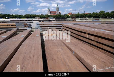Monaco, Germania. 6 luglio 2023. I componenti di una tenda della birra possono essere visti sul Theresienwiese, l'Oktoberfest. Il 188° Wiesn si svolgerà quest'anno dal 16.09.- 03.10.2023. Crediti: Sven Hoppe/dpa/Alamy Live News Foto Stock