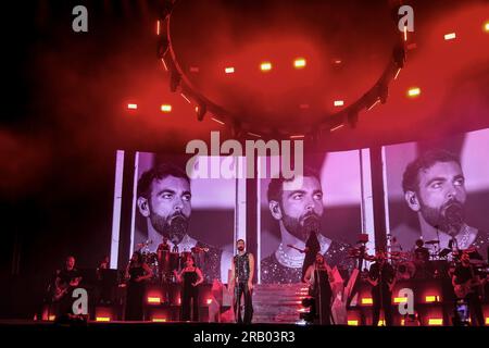 Torino, Italia. 5 luglio 2023. Il cantante italiano Marco Mengoni si esibisce sul palco dello stadio olimpico con il suo tour italiano "Mengoni negli stadi 2023" a Torino (foto di Bruno Brizzi/Pacific Press) Credit: Pacific Press Media Production Corp./Alamy Live News Foto Stock