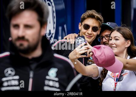 6 luglio 2023. SILVERSTONE - George Russell (Mercedes) sul circuito di Silverstone davanti al Gran Premio di Gran Bretagna. ANP SEM VAN DER WAL netherlands Out - belgium Out credito: ANP/Alamy Live News Foto Stock