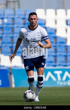 Alan Browne, guarda durante la partita, Preston North End FC vs FCB Magpies, uomini, partita amichevole, Football Wek, pre-stagione estiva, Pinatar Arena Football C. Foto Stock