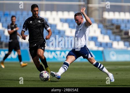 Alan Browne, guarda durante la partita, Preston North End FC vs FCB Magpies, uomini, partita amichevole, Football Wek, pre-stagione estiva, Pinatar Arena Football C. Foto Stock