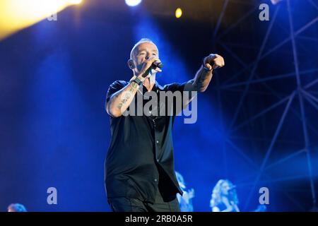 Spettacolo del cantante italiano Eros Ramazzotti a Ferrara, Italia credito: Filippo Rubin/Alamy Live News Foto Stock