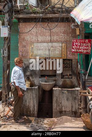 Fontana per bere nella vecchia Delhi, Delhi, nuova Delhi, India Foto Stock