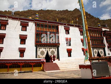 Cortile del monastero di Hemis, Ladakh, Hemis, India Foto Stock