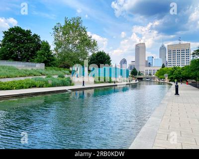 Il centro di Indianapolis, Indiana, visto dal Canal Walk Foto Stock