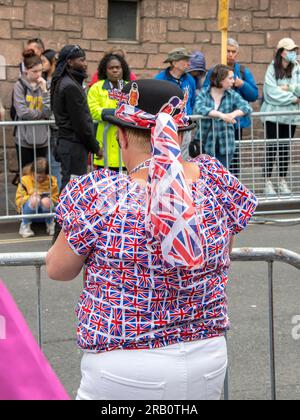 Edimburgo, Scozia, Regno Unito. 5 luglio 2023: Persone in attesa dell'arrivo della famiglia reale a Edimburgo. Foto Stock