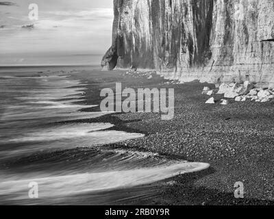 Alla Plage des Petites Dalles, Normandia. Foto Stock