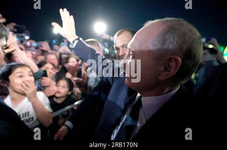 Vladimir PUTIN (Presidente della Russia) durante un viaggio in Daghestan il 4 luglio 2023. Festeggiamo. Foto: Il Cremlino Mosca via Foto Stock