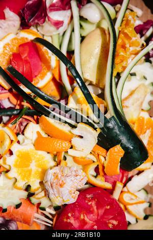 Primo piano di frammenti di frutta e verdura Foto Stock