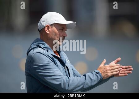 Il team del KSV Havelbrueder Berlin vince la finale 2023, Michael GUENZEL, Gunzel, coach KSVH Berlin, finale: KSV Havelbrueder Berlin - KG Wanderfalke Essen, canoa polo, polo maschile di velocità in canoa il 6 luglio 2023 a Duesseldorf/Germania. La finale 2023 Reno-Ruhr dal 06,07 al 09.07.2023 Foto Stock