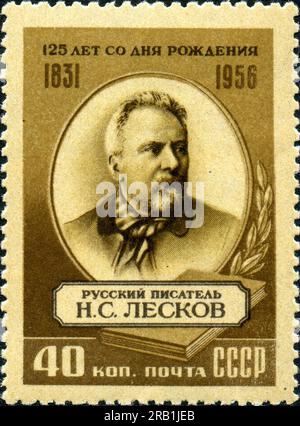 Il francobollo del 125° anniversario di Leskov, Nikolai Semyonovich Leskov (1831 - 1895) romanziere russo Foto Stock