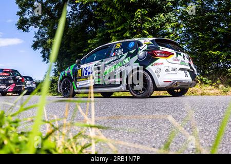 Rodez, Francia. 6 luglio 2023. 79 OLEA Charlotte, PAGINE Cecile, Renault Clio RS Line Rally5, ambientazione durante il Rallye Aveyron Rouergue Occitanie 2023, 5° round del Championnat de France des Rallyes 2023, dal 17 al 18 giugno a Rodez, Francia - foto Bastien Roux/DPPI credito: DPPI Media/Alamy Live News Foto Stock