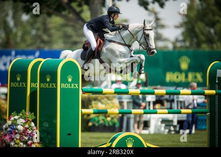 Hannah Selleck degli Stati Uniti gareggia nel Rolex North American Grand Prix a Spruce Meadows. Foto Stock