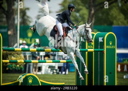 Hannah Selleck degli Stati Uniti gareggia nel Rolex North American Grand Prix a Spruce Meadows. Foto Stock