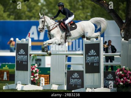 Hannah Selleck degli Stati Uniti gareggia nel Rolex North American Grand Prix a Spruce Meadows. Foto Stock