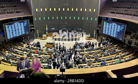 Brasilia, Distrito Federal, Brasil. 6 luglio 2023. Brasilia (DF), 07/06/2023 - POLITICA/CAMERA/RIFORMA FISCALE - Plenaria PEC n. 45/2019 riforma del sistema fiscale proposta di emendamento alla Costituzione i Round; nella notte di questo giovedì 6 luglio 2023 alla camera dei deputati di Brasilia. (Foto: Frederico Brasil/Thenews2/Zumapress) (immagine di credito: © Frederico Brasil/TheNEWS2 via ZUMA Press Wire) SOLO USO EDITORIALE! Non per USO commerciale! Foto Stock