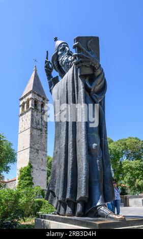 Una statua di Gregorio di Nin, vescovo medievale di Spalato, e una famosa figura nazionale croata, dell'artista Ivan Mestrovic. Alla gente piace strofinare Foto Stock