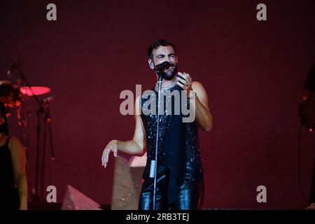 Torino, Italia. 5 luglio 2023. Il cantante italiano Marco Mengoni si esibisce sul palco dello stadio olimpico con il suo tour italiano "Mengoni negli stadi 2023" a Torino (foto di Bruno Brizzi/Pacific Press/Sipa USA) credito: SIPA USA/Alamy Live News Foto Stock