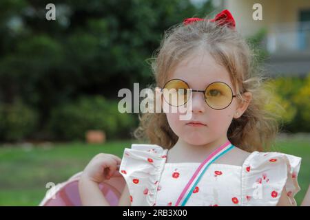 29 giugno 2023: Mersin, Turkiye. 26 giugno 2023. I bambini visitano la zona di Liparis della città di Mersin durante il festival musulmano di Eid al-Adha. Mersin è una città portuale situata lungo la costa mediterranea della Turchia meridionale (Credit Image: © Zakariya Yahya/IMAGESLIVE via ZUMA Press Wire) SOLO PER USO EDITORIALE! Non per USO commerciale! Foto Stock