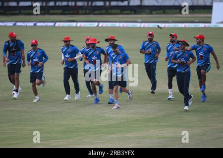 La squadra Afghanistan One Day International (ODI) partecipa alle sessioni di prove prima del loro secondo incontro ODI contro il Bangladesh allo Zahur Ahmed Chowdhury Foto Stock