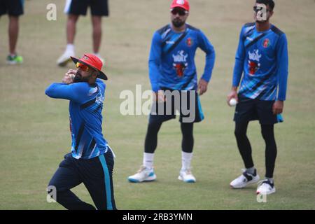 La squadra Afghanistan One Day International (ODI) partecipa alle sessioni di prove prima del loro secondo incontro ODI contro il Bangladesh allo Zahur Ahmed Chowdhury Foto Stock