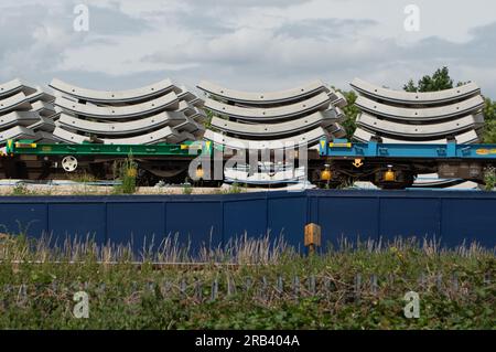 Ruislip, Regno Unito. 6 luglio 2023. Segmenti di tunnel in calcestruzzo utilizzati per allineare i tunnel che HS2 sono noiosi sotterranei per il collegamento High Speed Rail da Londra a Birmingham. Credito: Maureen McLean/Alamy Live News Foto Stock