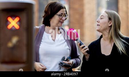 L'Aia, Paesi Bassi. 7 luglio 2023. Conny Helder Ministro dell'assistenza a lungo termine e dello sport presso il Binnenhof prima del Consiglio settimanale dei ministri. ANP ROBIN UTRECHT/Alamy Live News netherlands Out - belgio Out Foto Stock