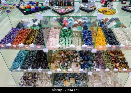 Rio de Janeiro, Brasile - 15 giugno 2023: Attività di vendita al dettaglio in città. Merchandising e stile di vita per piccole e medie imprese. Foto Stock