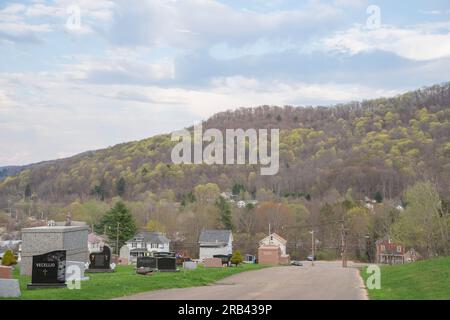 Città della valle di Bradford, Pennsylvania, panorama primaverile USA Foto Stock