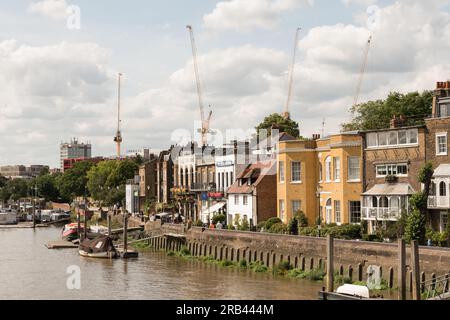 I pub Blue Anchor e Rutland Arms lungo il fiume sul Lower Mall di Hammersmith West London, Inghilterra, Regno Unito. Foto Stock