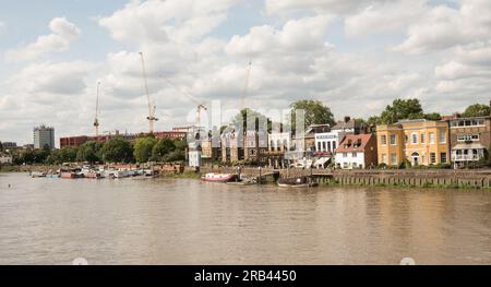 I pub Blue Anchor e Rutland Arms lungo il fiume sul Lower Mall di Hammersmith West London, Inghilterra, Regno Unito. Foto Stock