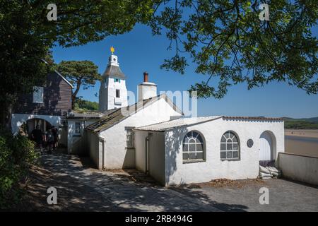 Cavalli bianchi, Portmeirion, Galles del Nord, Regno Unito Foto Stock