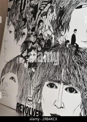 Il settimo album in studio dei Beatles 1966 Revolver, copertina in vinile, vista ravvicinata Foto Stock