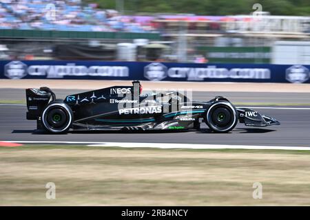 7 luglio 2023: Circuito di Silverstone, Northamptonshire, Inghilterra: Formula 1 2023 Aramco Gran Premio di F1 britannico: Giornata delle prove libere; George Russell del team Mercedes durante la prima sessione di prove crediti: Action Plus Sports Images/Alamy Live News Foto Stock