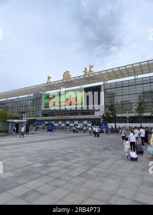 Stazione ferroviaria di Shanghai South Plaza di giorno Foto Stock