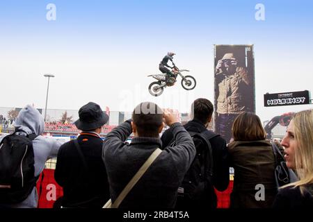 Motocross. eicma. bicicletta e moto in mostra. Milano 2013 Foto Stock