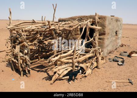 Bayuda Desert. Bisharin Hut. Nubia. Sudan. Nord Africa Foto Stock