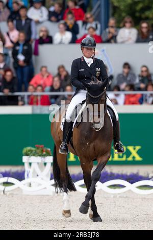 Aquisgrana, Deutschland. 1 luglio 2023. Isabell WERTH (GER) su DSP Quantaz, azione, nel test, dressage D6: Premio MEGGLE, 2° test nella Lambertz Nations Cup, Grand Prix Special CDIO5*, il 1° luglio 2023, World Equestrian Festival, CHIO Aachen 2022 dal 23 giugno - 02.07.2022 ad Aquisgrana/Germania; credito: dpa/Alamy Live News Foto Stock