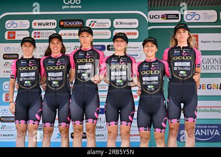 Alassio, Italia. 7 luglio 2023. Team Bepink (ITA) durante il giro d'Italia Women - Stage 7 - Albenga-Alassio, giro d'Italia ad Alassio, Italia, 07 luglio 2023 crediti: Agenzia fotografica indipendente/Alamy Live News Foto Stock