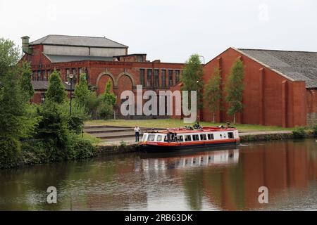 Festa in barca sul Leeds e Liverpool Canal al molo di Wigan Foto Stock